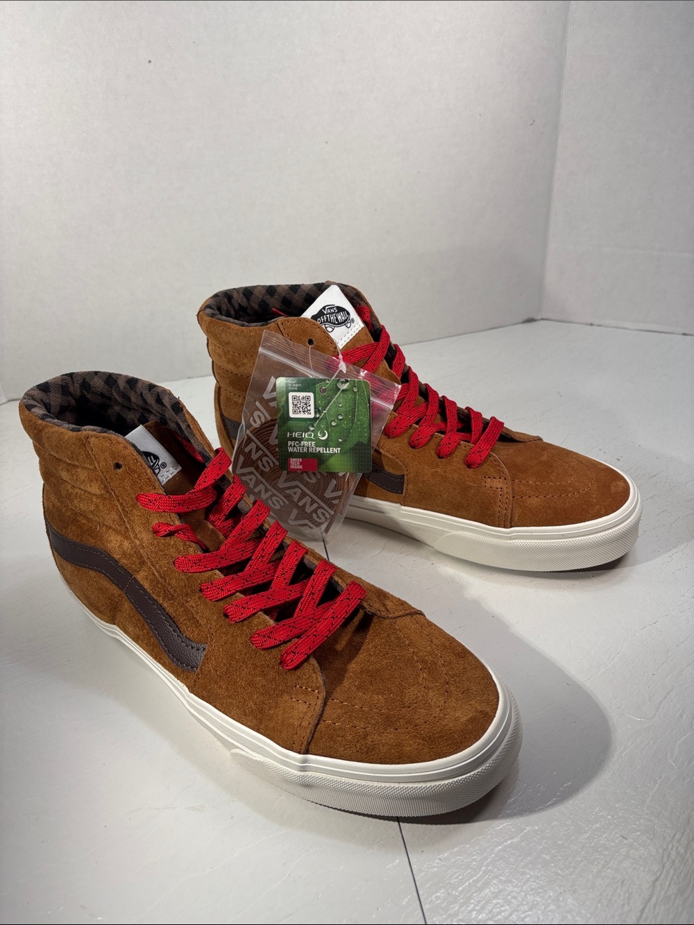 NWT Vans SK8 Hi Top Action Sneakers Women’s 9 - Picture 3 of 10